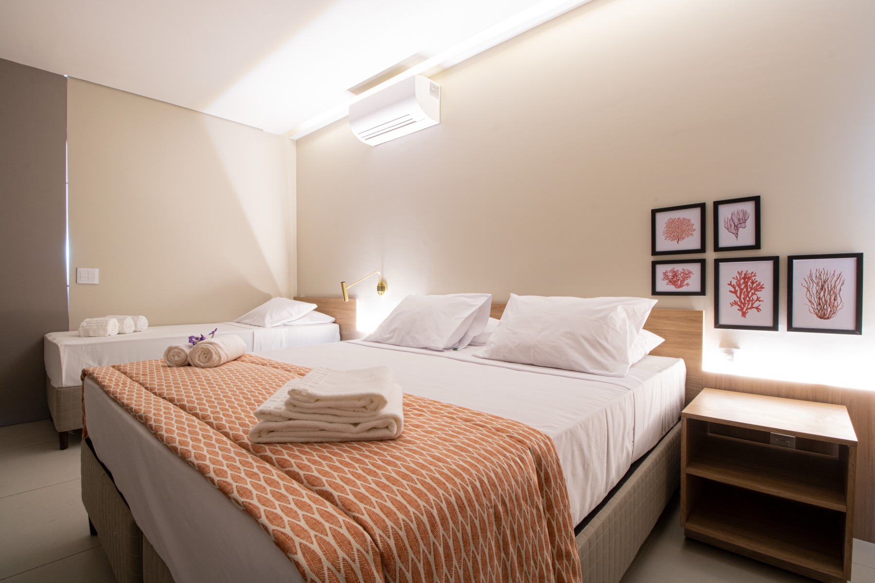 Quarto do apartamento mobiliado